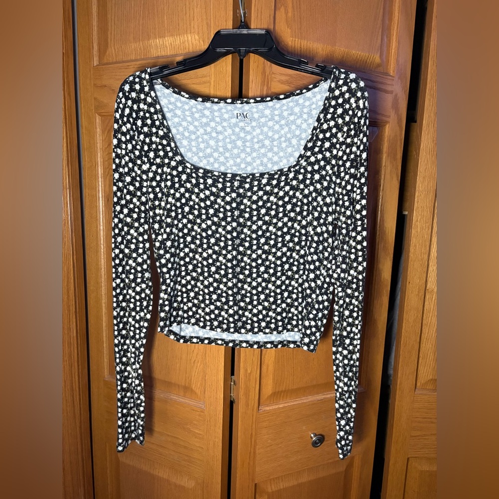 Women's Black and White Floral Top